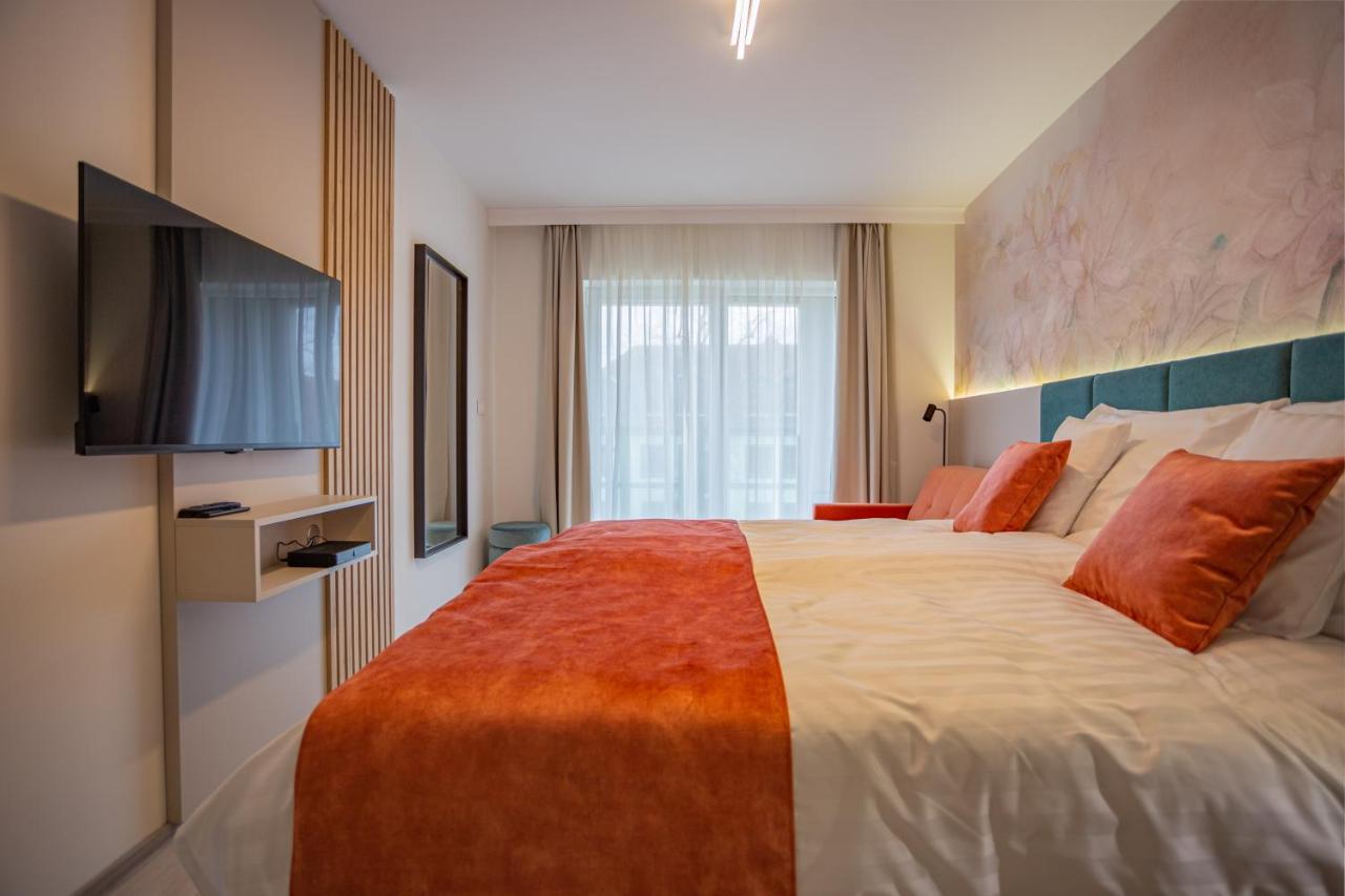 Viktoria Apartman Гюла Екстериор снимка