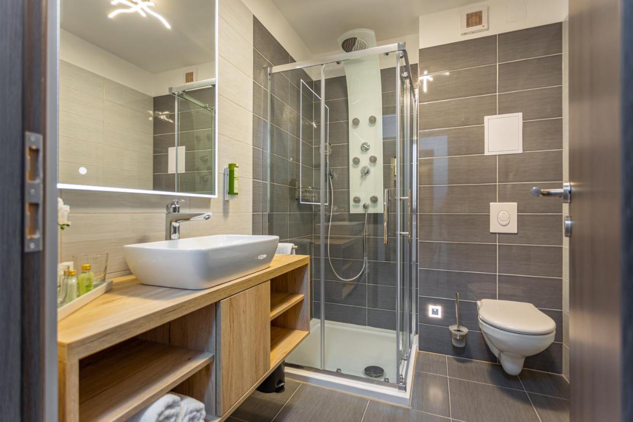 Viktoria Apartman Гюла Екстериор снимка