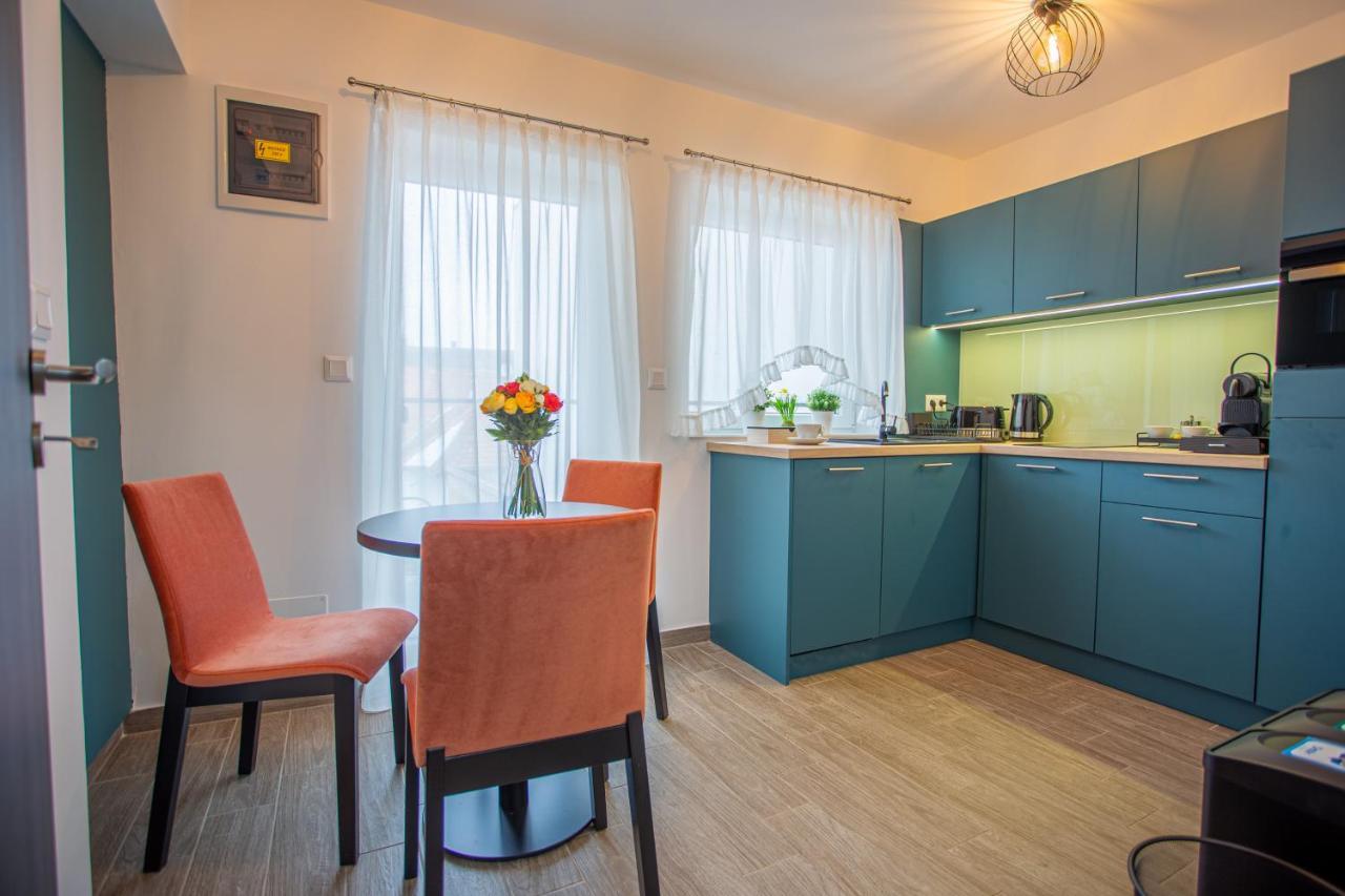 Viktoria Apartman Гюла Екстериор снимка