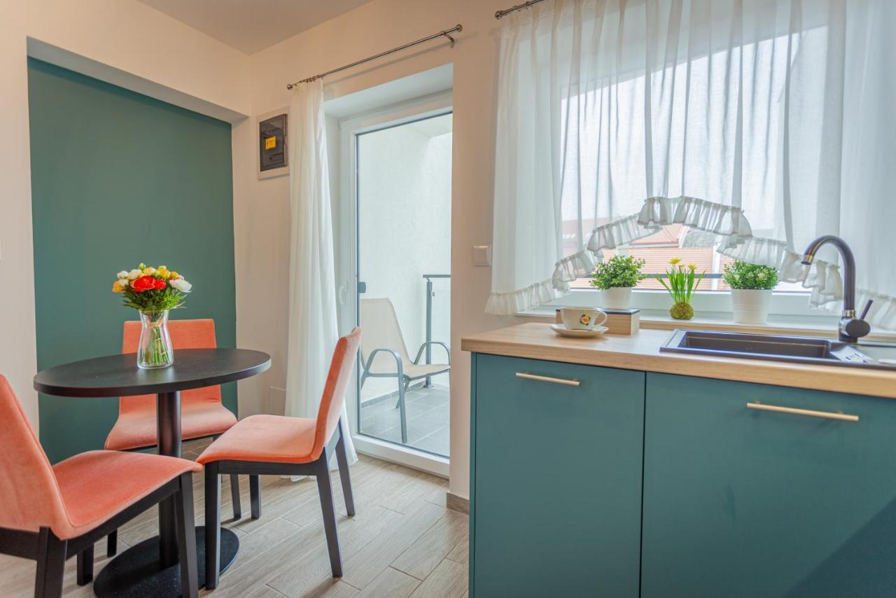 Viktoria Apartman Гюла Екстериор снимка