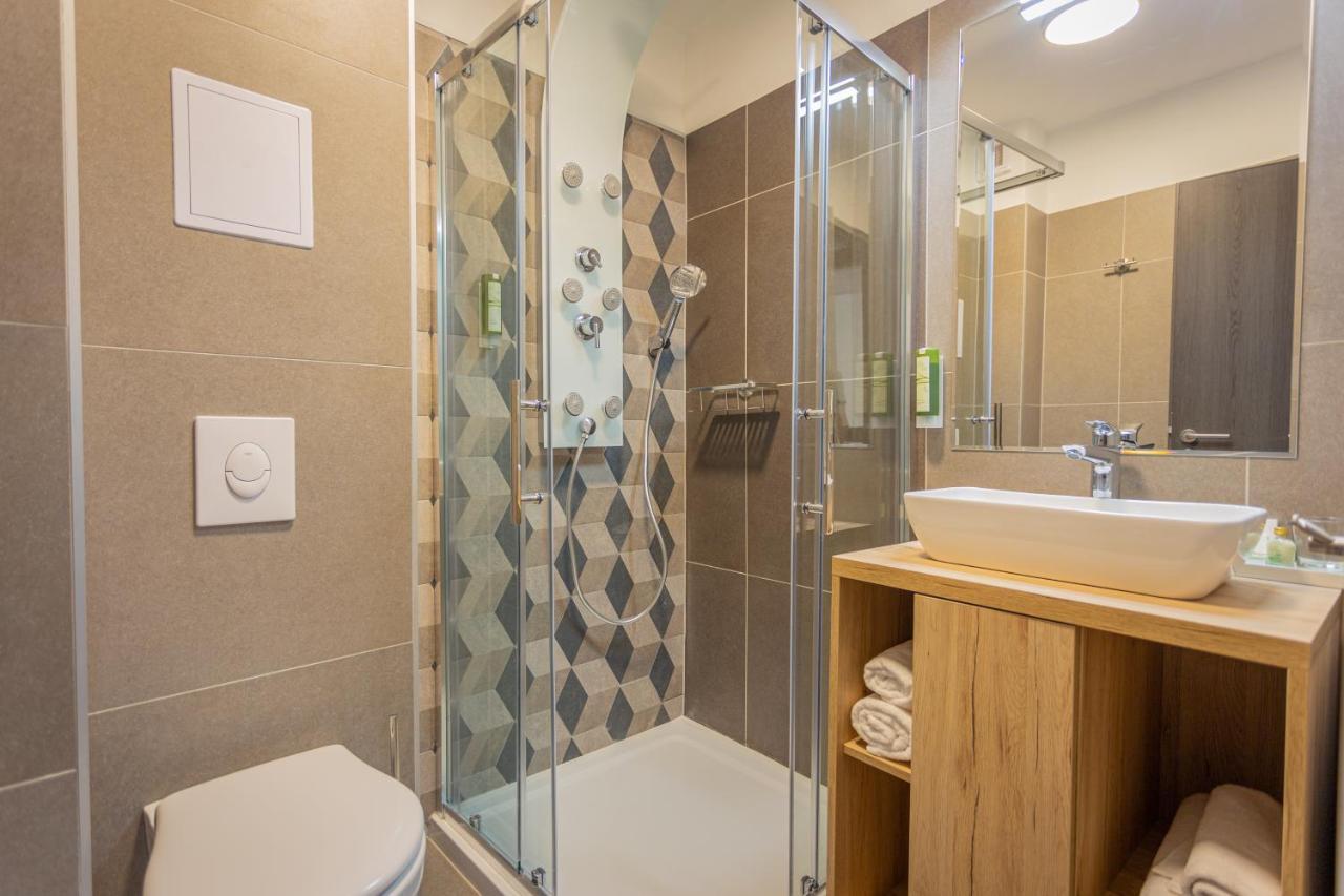 Viktoria Apartman Гюла Екстериор снимка
