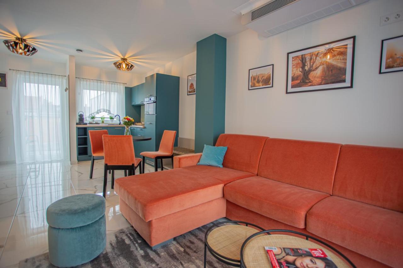Viktoria Apartman Гюла Екстериор снимка