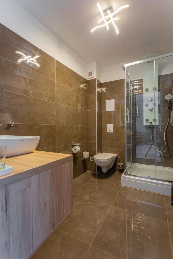 Viktoria Apartman Гюла Екстериор снимка