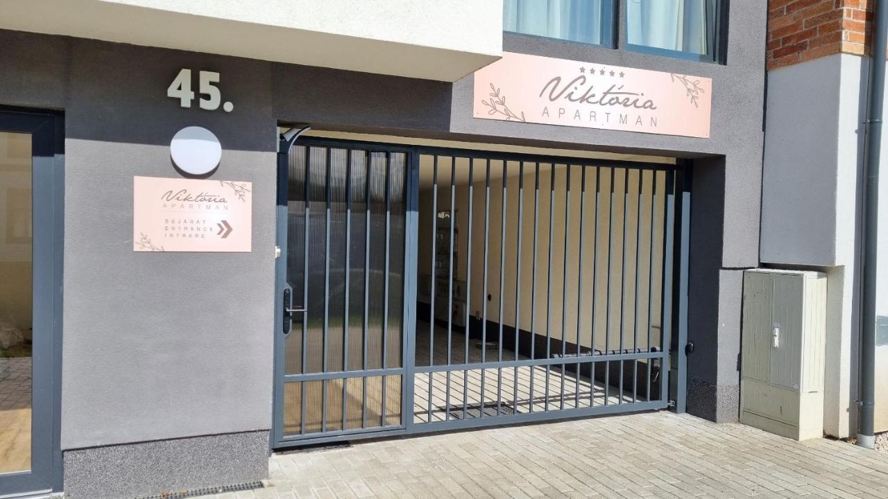 Viktoria Apartman Гюла Екстериор снимка
